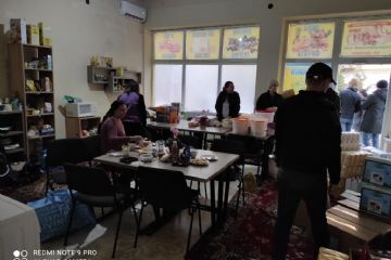 Invio della prima spedizione di generi alimentari alla città di Uzhorod.